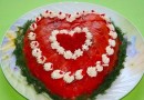 Слоеный новогодний салат Сердце с семгой, крабовыми палочками, помидорами и огурцами